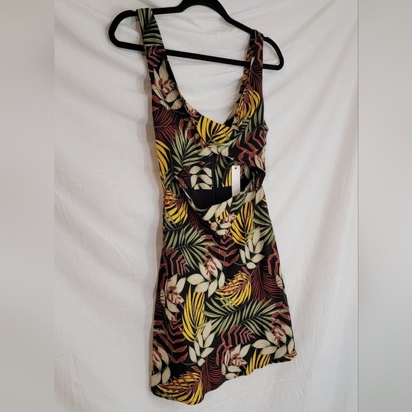 Olivaceous Black Tropical Cutout Front Mini Dress - Picture 6 of 7